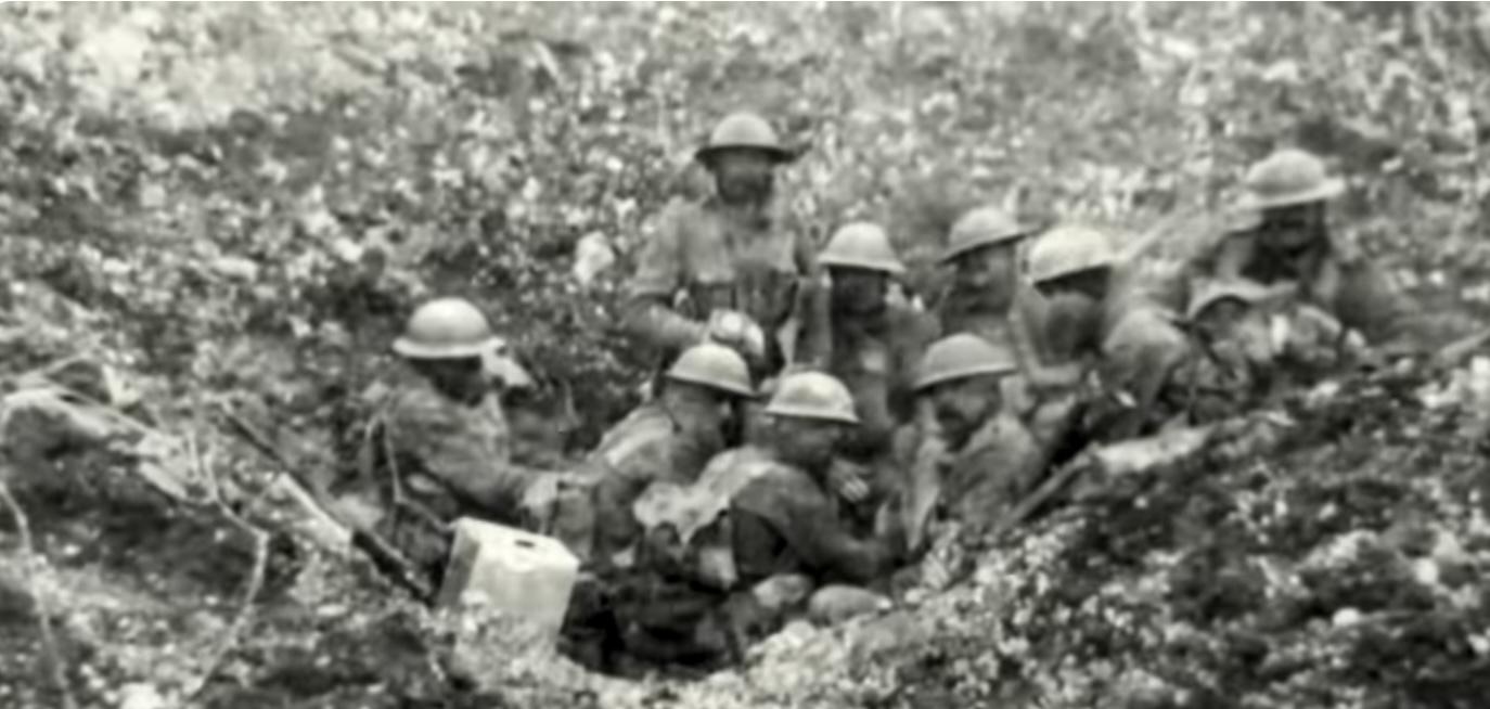 Ww1 troops dug in 