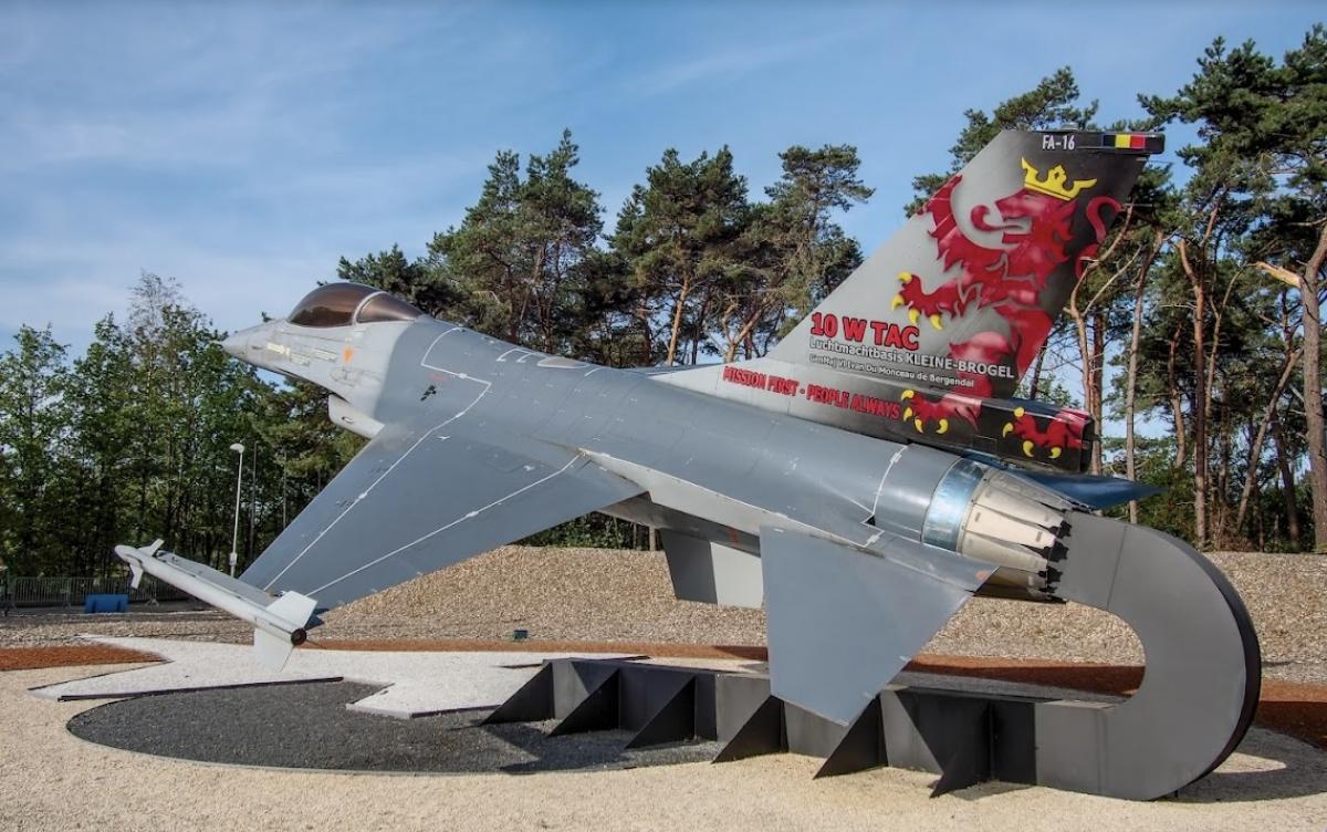 Jet fighter display